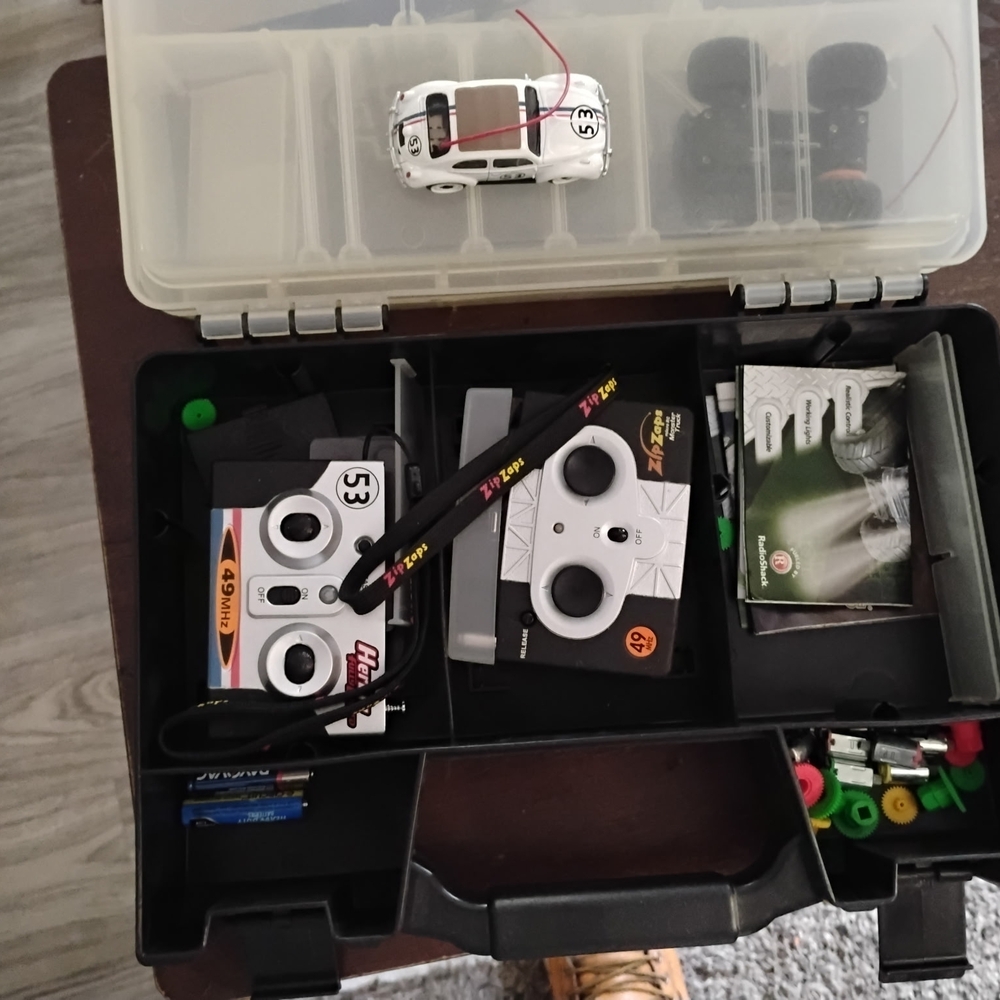 Zip Zaps Lot, Monster Truck, Herbie Fully Loaded VW, controllers , case, access. - Picture 7 of 8